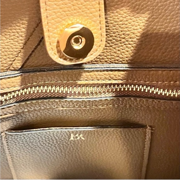 NEW - Banana Republic Vegan Suede
Slouchy Tote. NWT - Picture 4 of 8